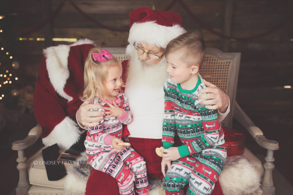 Santa Mini Sessions - Pensacola, FL 006 Lindsey Friar Photography 2018 1 1024x683