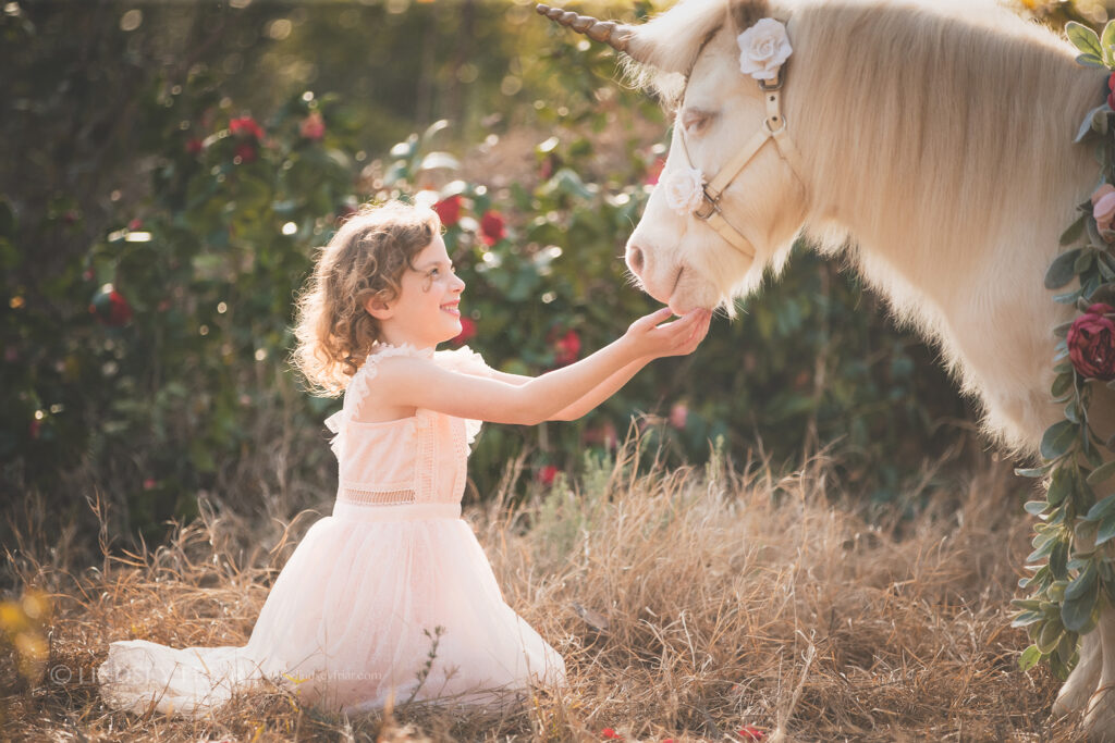 Unicorn Mini Session - Pensacola, FL Photographer 005 Lindsey Friar Photography 2021 1024x683