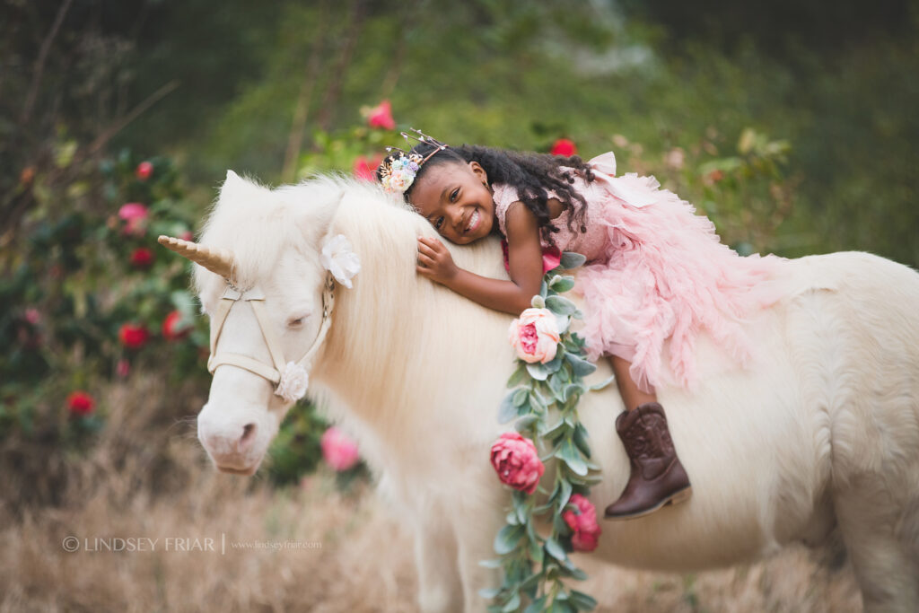 Unicorn Mini Session - Pensacola, FL Photographer 035 Lindsey Friar Photgraphy 2020 1024x683