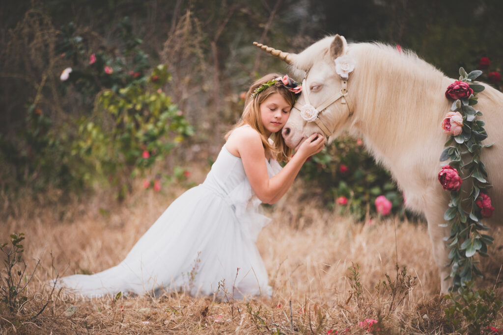 Unicorn Mini Session - Pensacola, FL Photographer 066 Lindsey Friar Photgraphy 2020 1024x683
