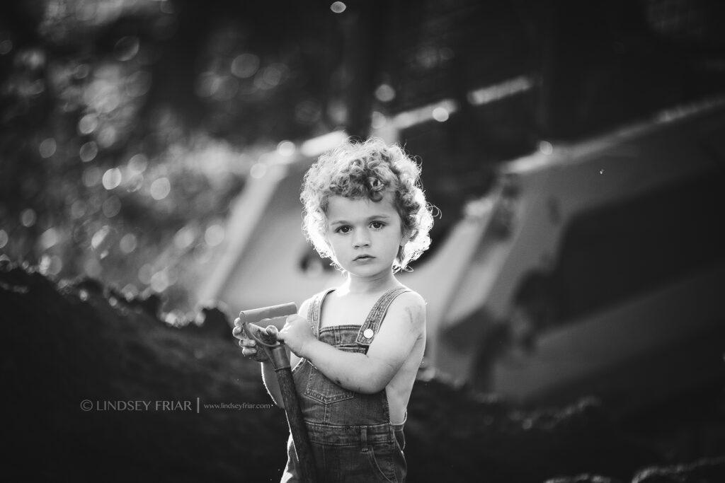 Tractor Mini Sessions for boys and girls - Gulf Breeze, FL Photographer 005 Lindsey Friar Photography 2021 1024x683