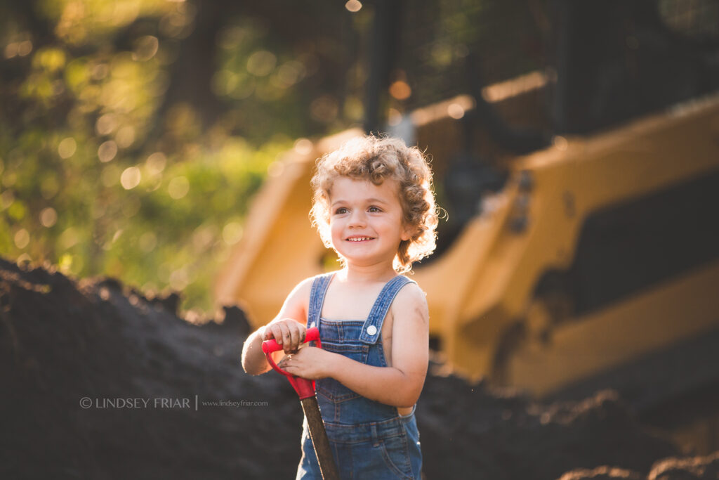 Tractor Mini Sessions for boys and girls - Gulf Breeze, FL Photographer 006 Lindsey Friar Photography 2021 1024x683