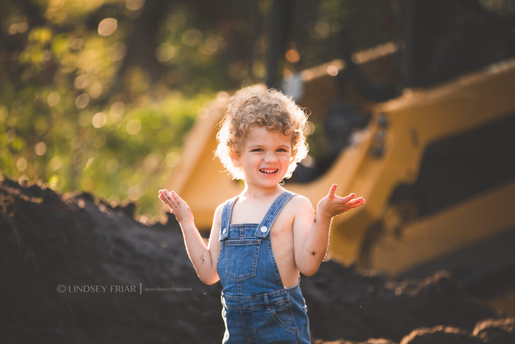Tractor Mini Sessions for boys and girls - Gulf Breeze, FL Photographer 007 Lindsey Friar Photography 2021 1024x683