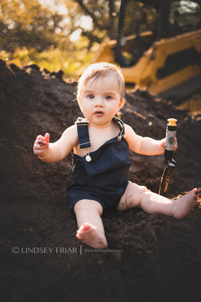 Tractor Mini Sessions for boys and girls - Gulf Breeze, FL Photographer 046 Lindsey Friar Photography 2021 683x1024