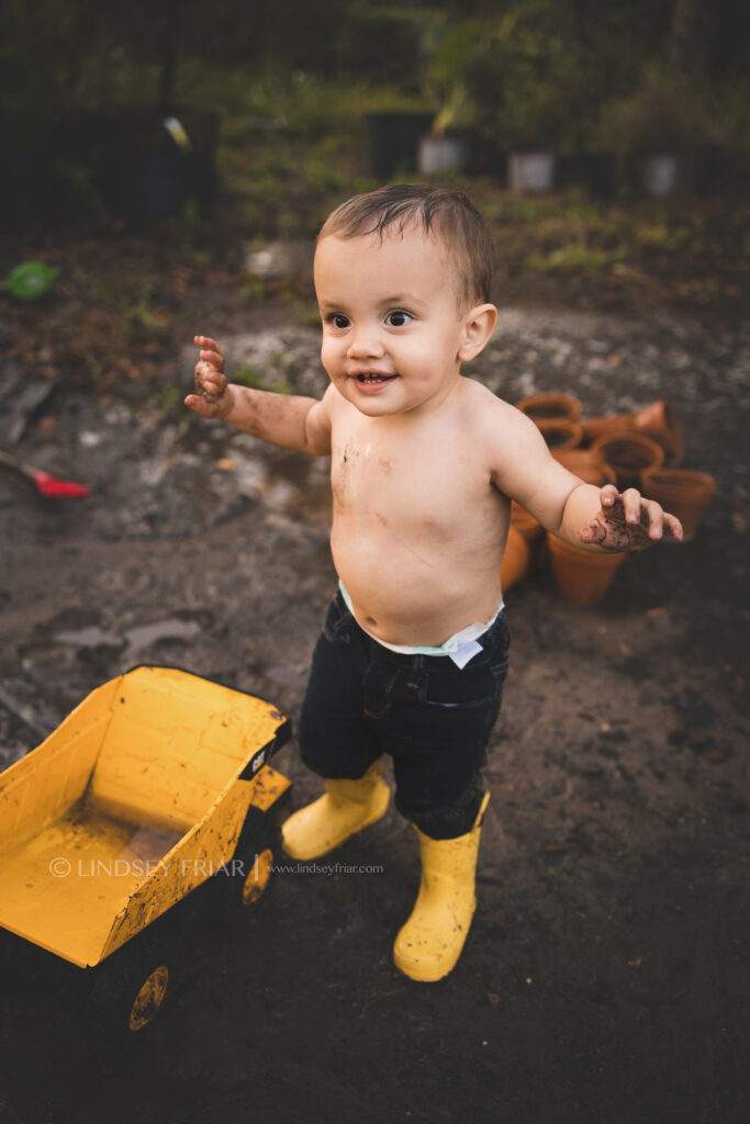 Tractor Mini Sessions for boys and girls - Gulf Breeze, FL Photographer 056 Lindsey Friar Photography 2021 683x1024