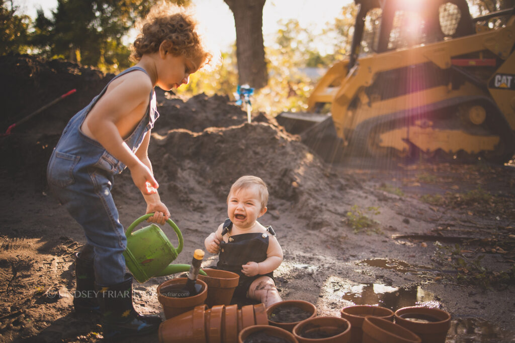 Tractor Mini Sessions for boys and girls - Gulf Breeze, FL Photographer 064 Lindsey Friar Photography 2021 1024x683
