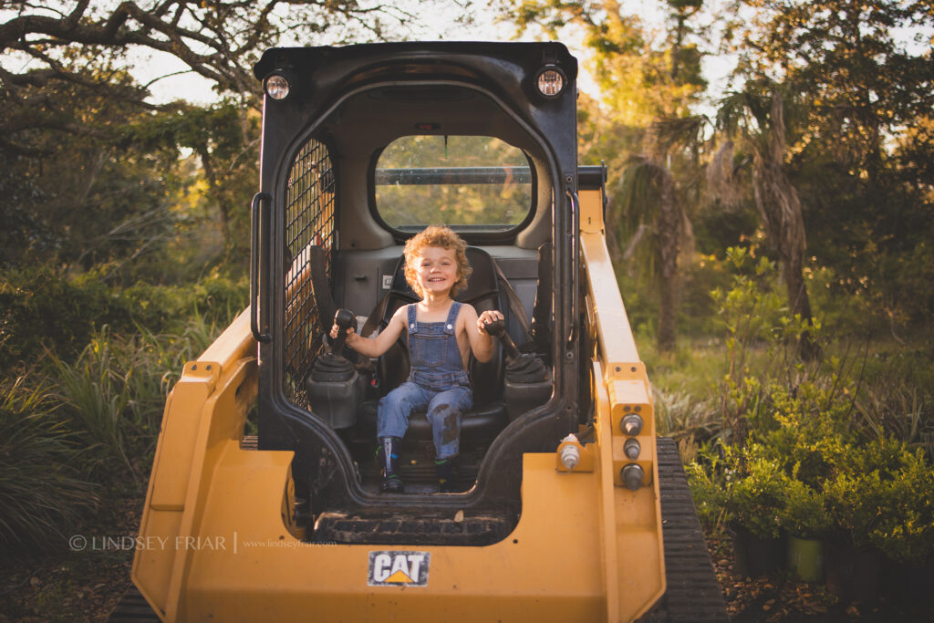 Tractor Mini Sessions for boys and girls - Gulf Breeze, FL Photographer 069 Lindsey Friar Photography 2021 1024x683