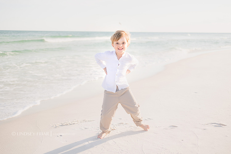 Pensacola Beach Family Mini Photo Sessions by Lindsey Friar Photography 036 Lindsey Friar Photgraphy 2023
