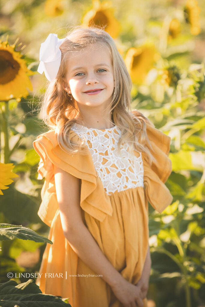 Sunflower Family Mini Sessions - Milton, FL Family Photographer 007 Lindsey Friar Photgraphy 2023 683x1024