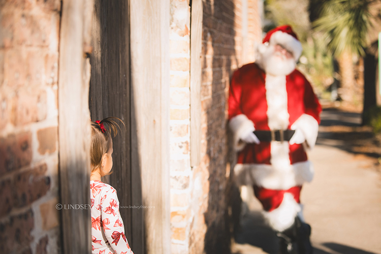 Santa Downtown Pensacola 008 Lindsey Friar Photgraphy 2024 Copy