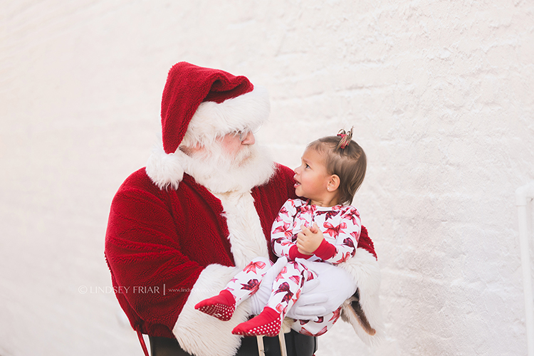 Santa Downtown Pensacola 033 Lindsey Friar Photgraphy 2024 Copy